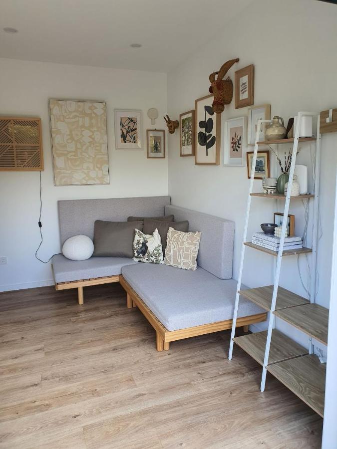 Tiny House With Greenhouse Dining Lower Hutt Εξωτερικό φωτογραφία
