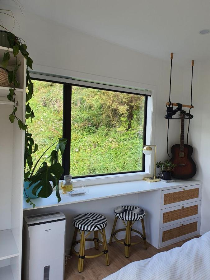 Tiny House With Greenhouse Dining Lower Hutt Εξωτερικό φωτογραφία